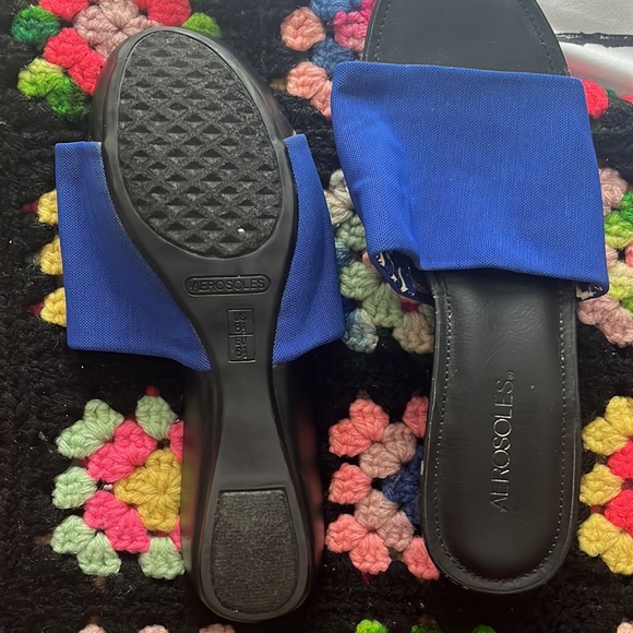 Blue platform slides - Picture 3 of 3